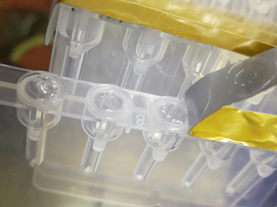 Blood &nbsp;card aluminum film forming and dividing machine